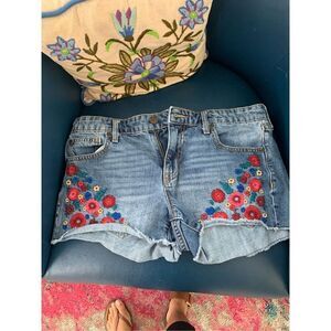 Gap Junior Jean Shorts Denim Boyfriend Short Embroidered Flowers Mid Rise